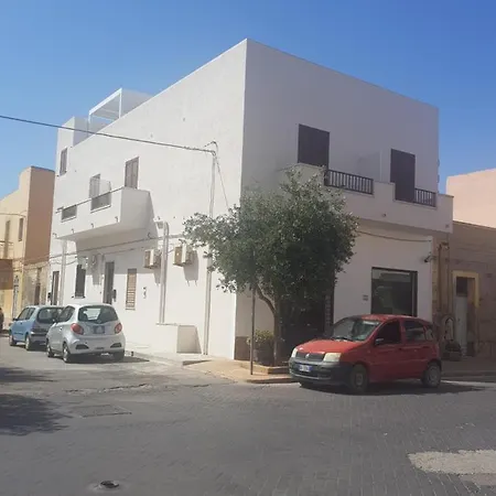 La Casa Di Pino Oda ve Kahvaltı Lampedusa